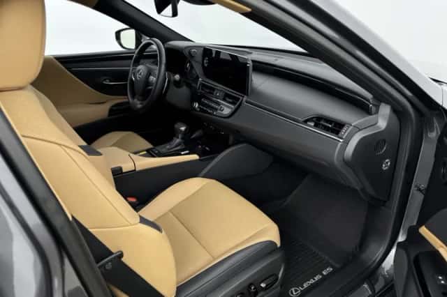 Lexus ES (2023) thumbnail 28