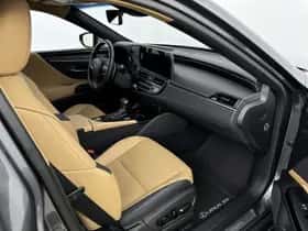 Lexus ES (2023) thumbnail 28