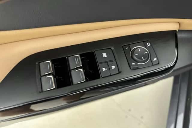 Lexus ES (2023) thumbnail 29