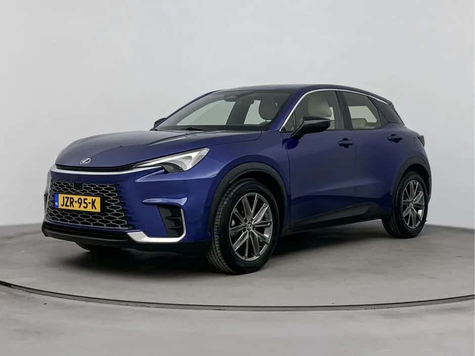 Lexus LBX (2024) — foto 1