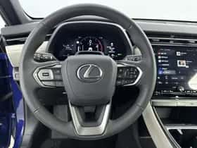 Lexus LBX (2024) thumbnail 17
