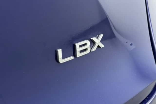 Lexus LBX (2024) thumbnail 18