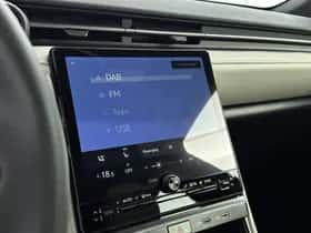Lexus LBX (2024) thumbnail 25