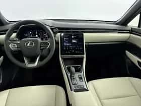 Lexus LBX (2024) thumbnail 4