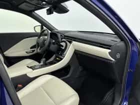 Lexus LBX (2024) thumbnail 6