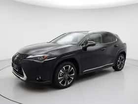 Lexus UX (2023)