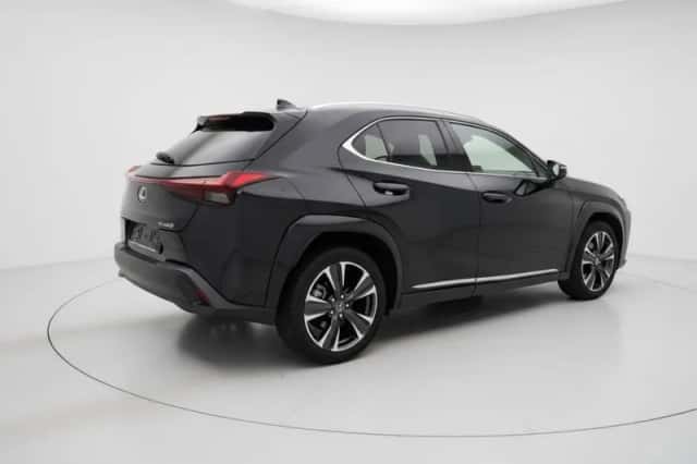 Lexus UX (2023) thumbnail 2