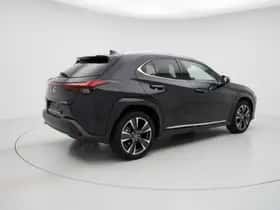 Lexus UX (2023) thumbnail 2