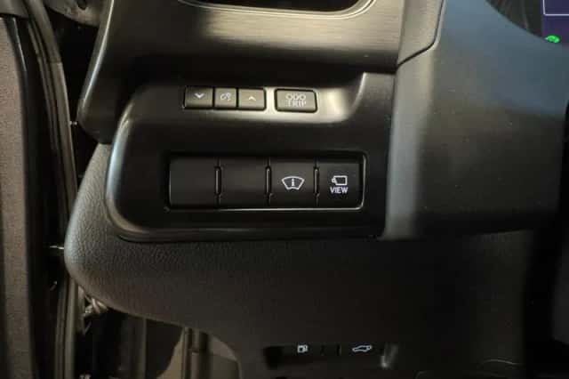 Lexus UX (2023) thumbnail 12