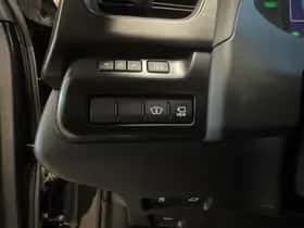 Lexus UX (2023) thumbnail 12