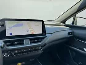 Lexus UX (2023) thumbnail 16