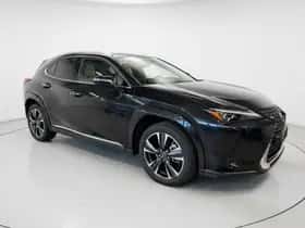 Lexus UX (2023) thumbnail 3