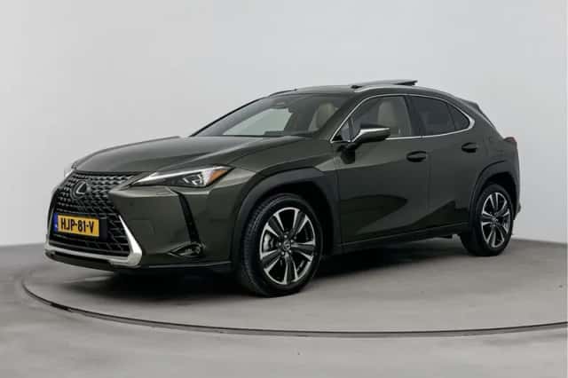 Lexus UX (2025) thumbnail 1