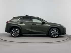 Lexus UX (2025) thumbnail 12