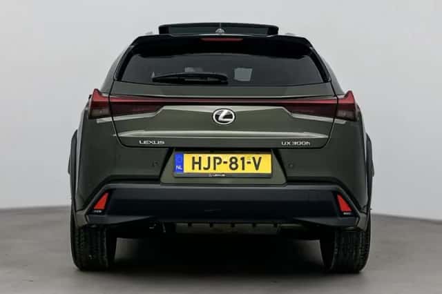 Lexus UX (2025) thumbnail 21