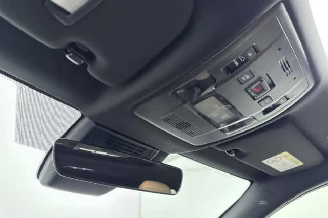 Lexus UX (2025) thumbnail 28