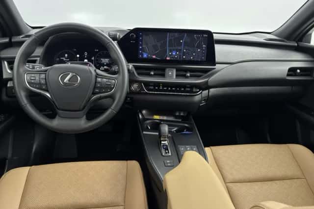 Lexus UX (2025) thumbnail 5