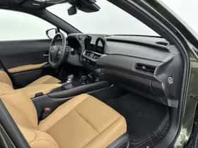 Lexus UX (2025) thumbnail 7