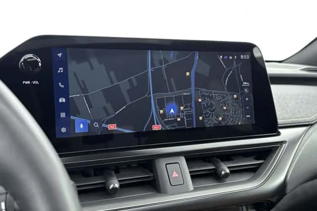 Lexus UX (2025) thumbnail 10