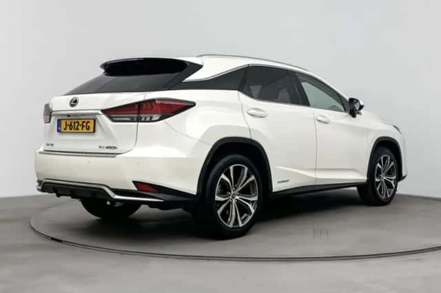 Lexus RX (2020) thumbnail 2