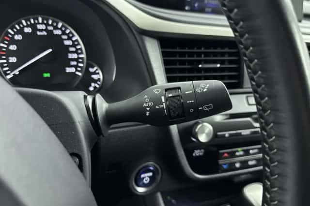 Lexus RX (2020) thumbnail 25