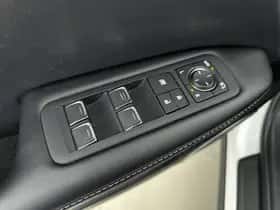 Lexus RX (2020) thumbnail 31