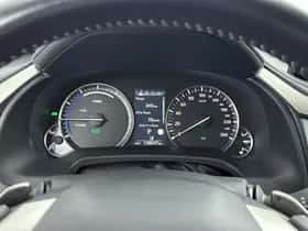 Lexus RX (2020) thumbnail 6