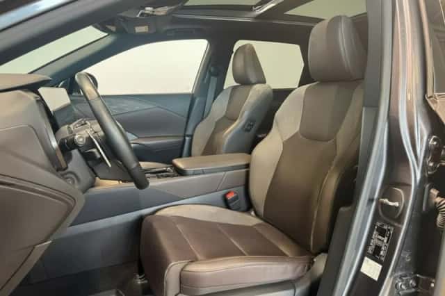 Lexus RX (2024) thumbnail 5
