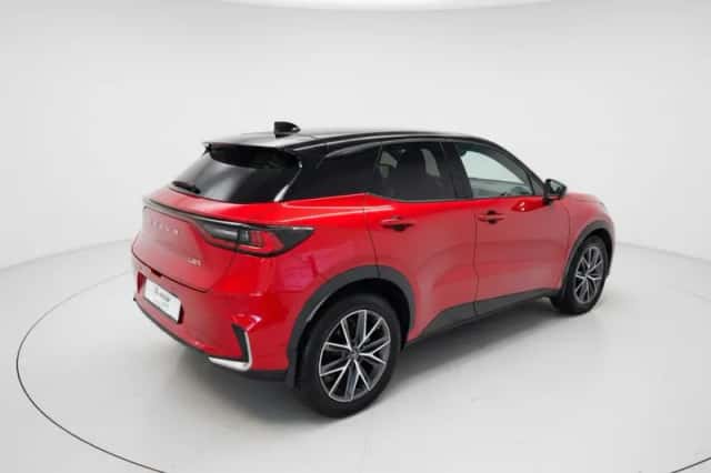 Lexus LBX (2024) thumbnail 4