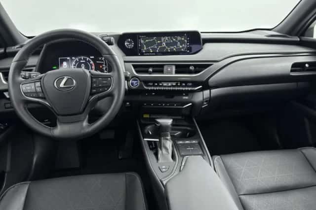 Lexus UX (2020) thumbnail 5