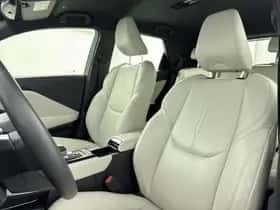 Lexus LBX (2024) thumbnail 14