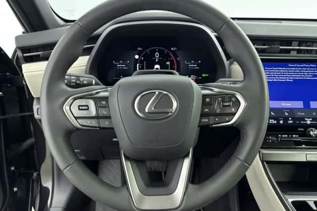 Lexus LBX (2024) thumbnail 16