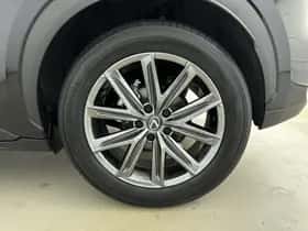 Lexus LBX (2024) thumbnail 22