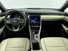 Lexus LBX (2024) thumbnail 4