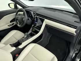 Lexus LBX (2024) thumbnail 6