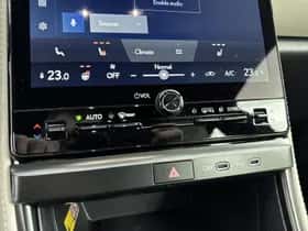 Lexus LBX (2024) thumbnail 9