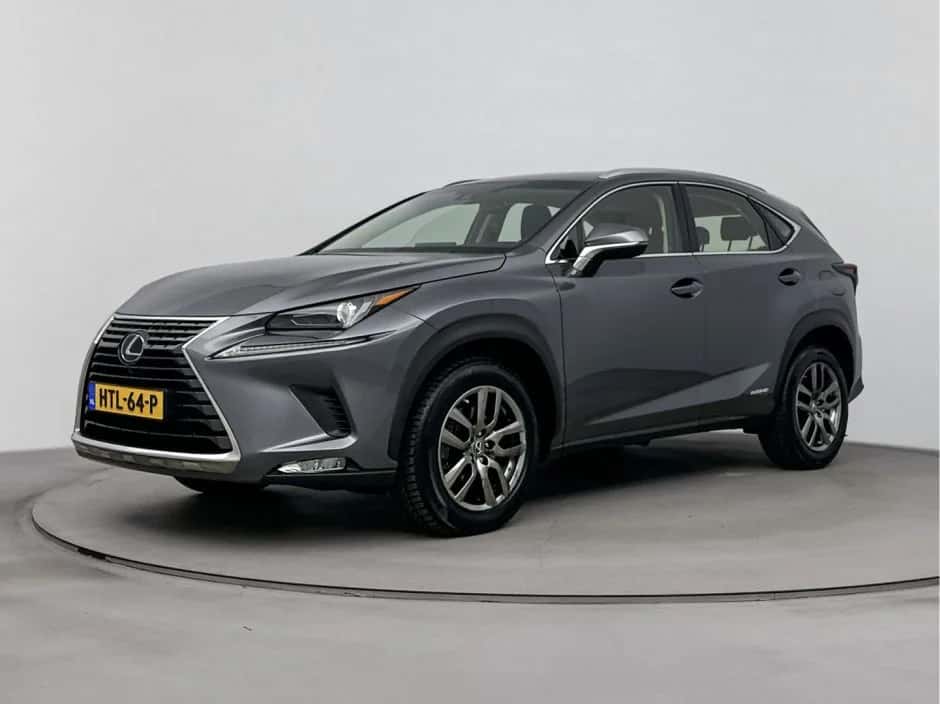 Lexus NX (2020) — foto 1