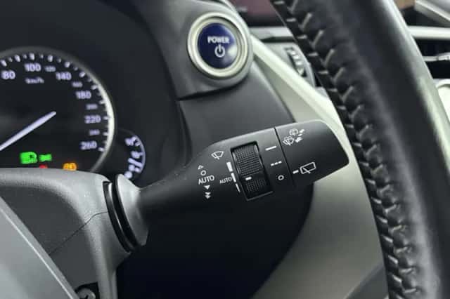 Lexus NX (2020) thumbnail 16