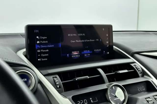 Lexus NX (2020) thumbnail 18