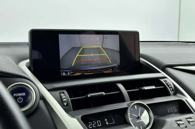 Lexus NX (2020) thumbnail 24