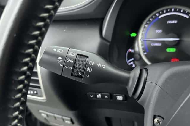 Lexus NX (2020) thumbnail 4