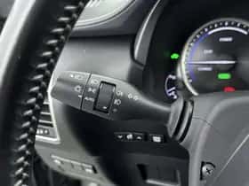 Lexus NX (2020) thumbnail 4