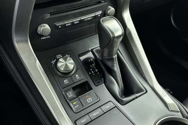 Lexus NX (2020) thumbnail 5