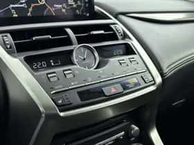 Lexus NX (2020) thumbnail 6