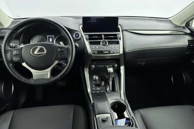Lexus NX (2020) thumbnail 8