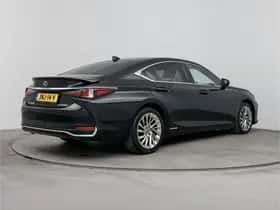 Lexus ES (2020) thumbnail 2