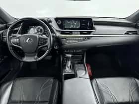 Lexus ES (2020) thumbnail 5