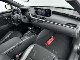 Lexus ES (2020) thumbnail 7
