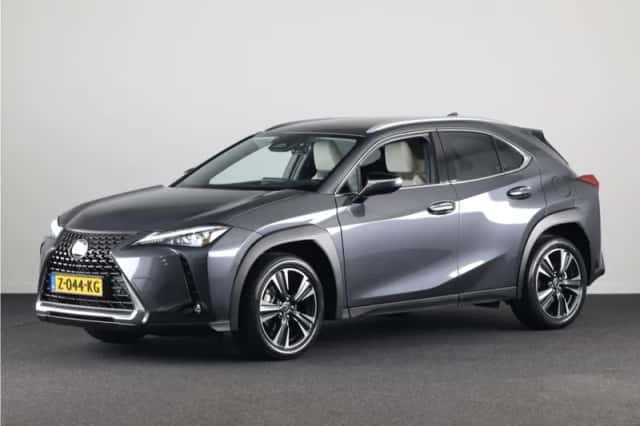 Lexus UX (2024)