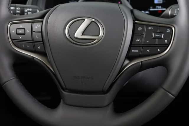 Lexus UX (2024) thumbnail 20